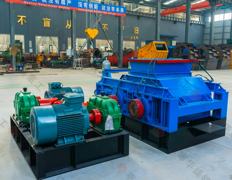 時(shí)產(chǎn)200噸石料生產(chǎn)線，制砂對(duì)輥機(jī)多少錢一臺(tái)？