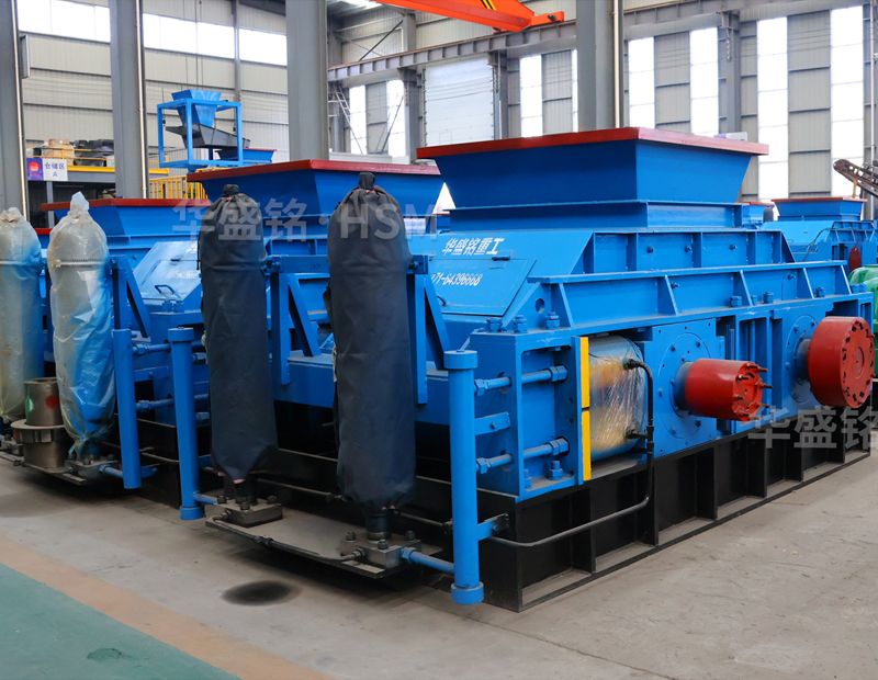 一小時(shí)100噸的花崗巖對(duì)輥制砂機(jī)多少錢？