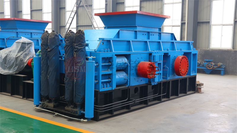 如何選購(gòu)時(shí)產(chǎn)300噸破石液壓對(duì)輥機(jī)？制砂機(jī)多少錢一臺(tái)？